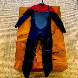O’Neill - Pyro-Tech - 4/3 wetsuit. Medium.